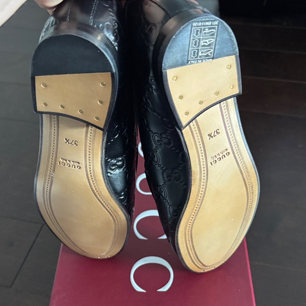 Gucci Black GG embossed Leather Loafers - Picture 4 of 11